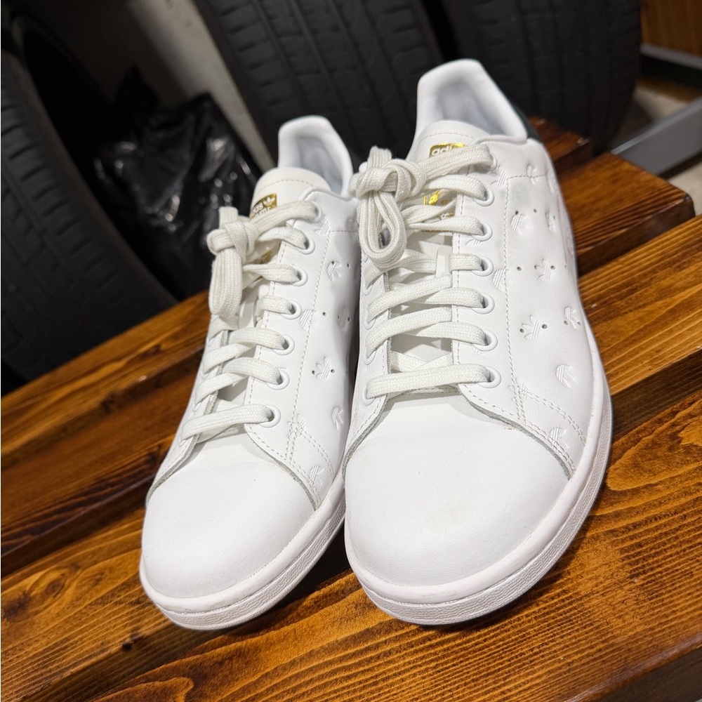 Adidas Stan Smith ALLOVER DEBOSSED TREFOILS white black
